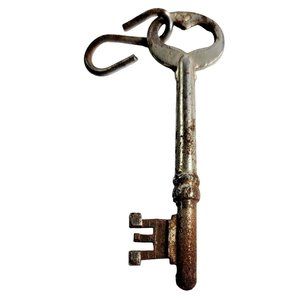 Vintage Skeleton Key Marked C2